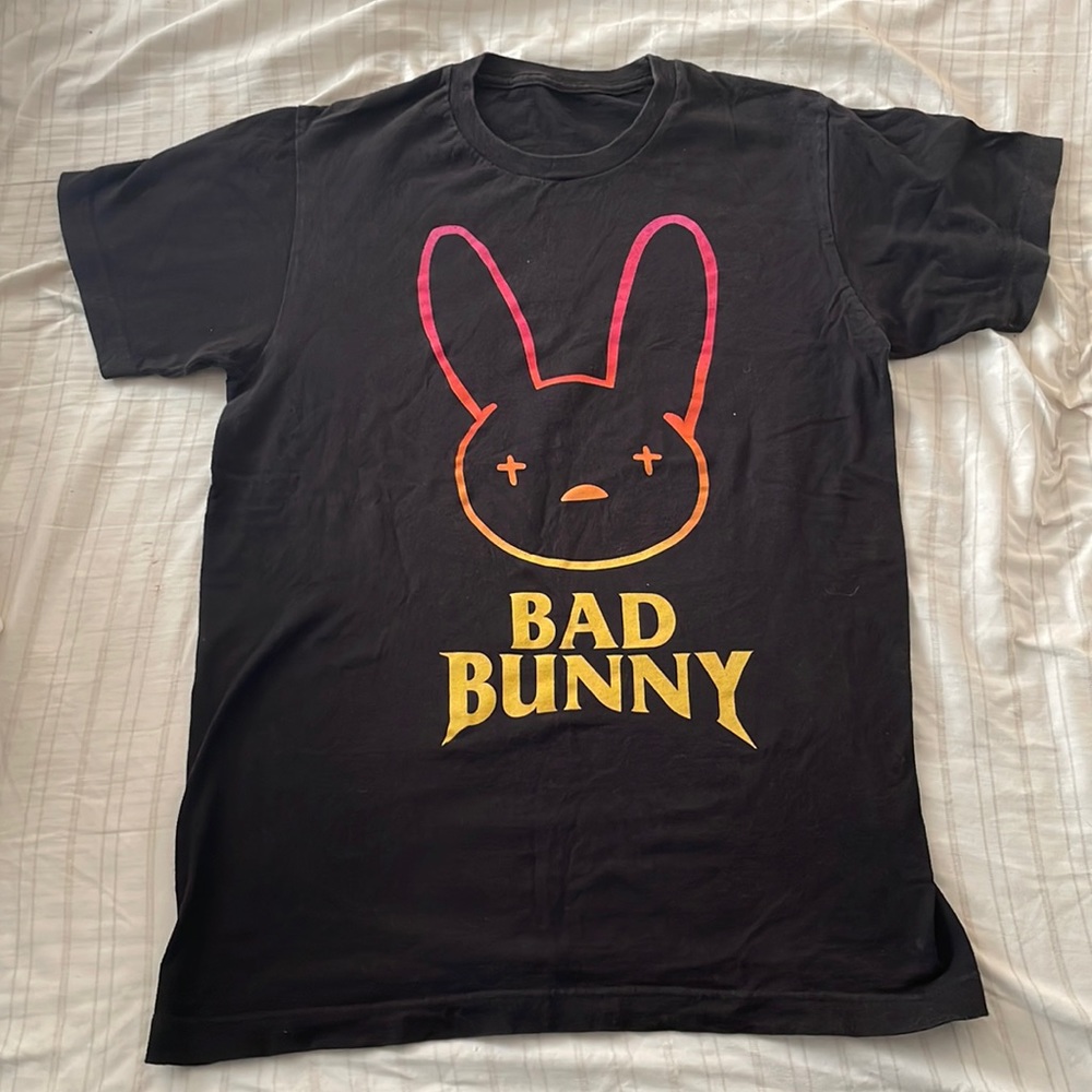 BAD BUNNY rapper merchandise size small I don’t want it it’s from hot topic
